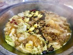 -粘豆包柴火铁锅炖