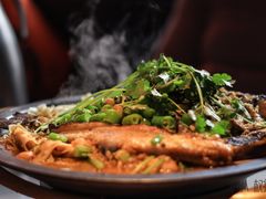双子味烤鱼-鸣记脆皮烤鱼·海鲜烤鱼(三八广场店)
