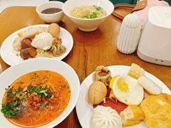 -芭黎人江景轻奢酒店(告庄西双景星光夜市店)