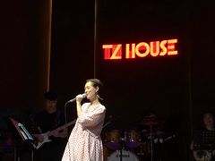 -TZ House音乐现场(来福士中心店)
