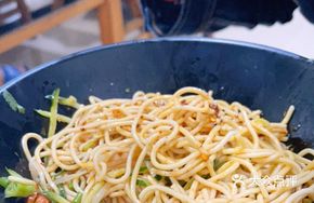 Chicken Noodle Salad with Sichuan Flavor