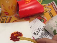 -麦当劳(上海虹桥站30B检票口楼上)