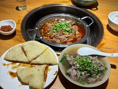 -大众跷脚牛肉馆·非遗传承单位(峨眉山店)