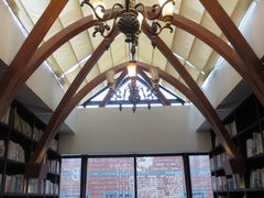 -钟书阁(松江泰晤士小镇店)