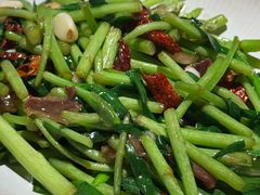 藜蒿炒腊味-荷栖小院·品质江西菜(红谷滩店)