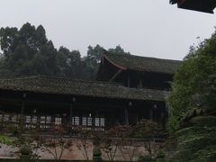 -峨眉山报国寺