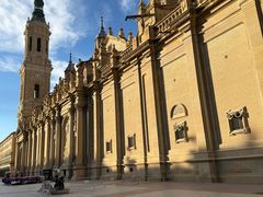 -皮拉尔圣母圣殿主教座堂