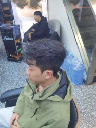 点击看大图 -藤野造型专业烫染接发