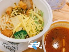 黄金脆皮猪五花面-陳八两面家(滨江天街店)