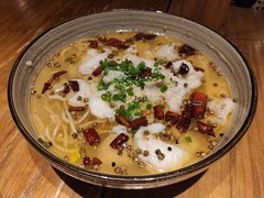 沸腾水煮鱼-十三式重庆江湖菜(金茂览秀城店)