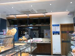 面包甜点陈列柜-金凤成祥(东直门现烤面包店)