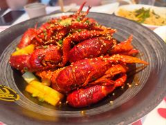 -肥肥虾庄·金牌油焖大虾(汉街SKP店)