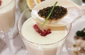 Caviar Champagne
