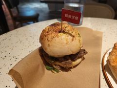 -必胜客(WOW中心城店)