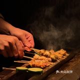 谁能拒绝这充满人间烟火气的深夜酒场🔥