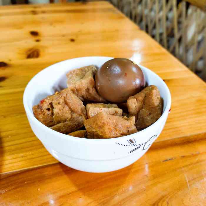 小徐美食-"古镇的早餐,小米糕3元一个,有南瓜99和."-大众点评移动版