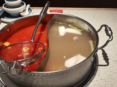 招牌牛香清汤配番茄锅-左庭右院鲜牛肉火锅(环球港店)