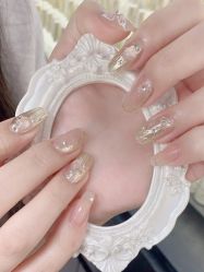 -芊屿芊浔美甲