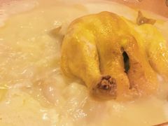 -鲜入围煮花胶鸡海鲜火锅