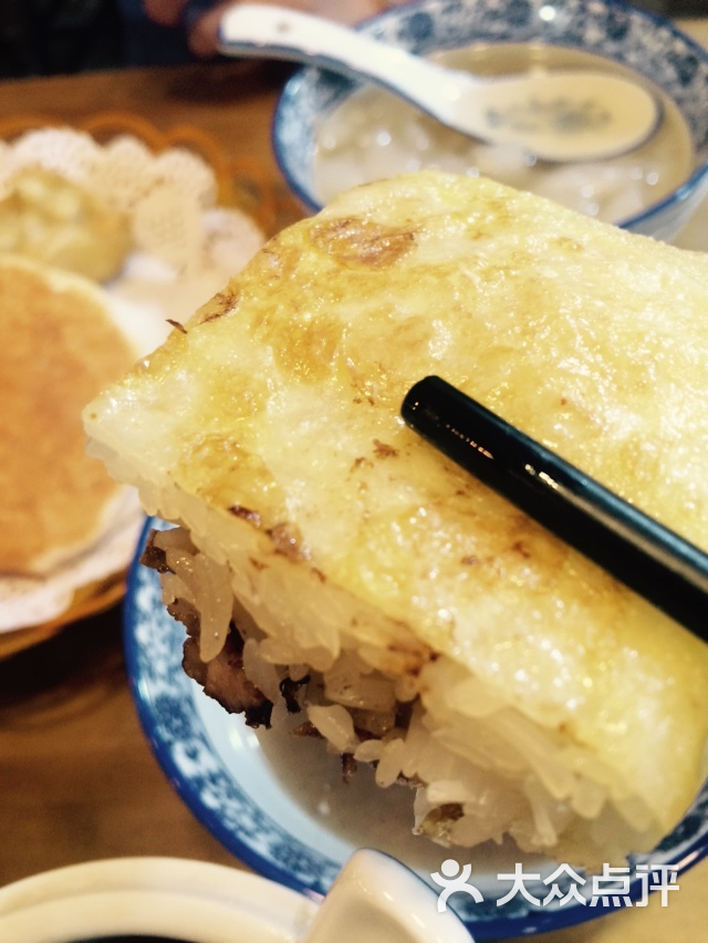 汉正街湖北传统名小吃一块三鲜豆皮图片 