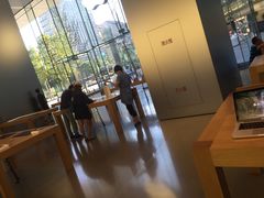 -Apple零售店(华贸购物中心店)