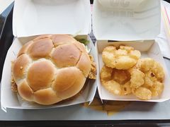 金球麦辣鸡腿堡-麦当劳(友谊路得来速店)