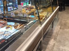 面包甜点陈列柜-巴黎贝甜(昆城广场店)
