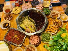 -岗上渣渣老火锅(两路口店)