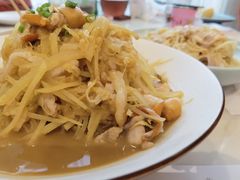 土豆丝酸菜烩炒赤贝-子霖南山鲜虾面(南山总店)