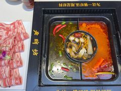 -老牌坊云南鱼豆花火锅(哈西万达店)