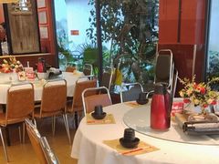 -刘姐啤酒鱼民族演艺餐厅(西街总店)