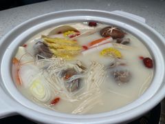 -三人行骨头王火锅(长寿店)