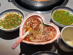 -伴山牛贵州黄牛肉火锅·苗疆非遗艺术餐厅(上海首店)