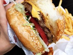 -The Habit Burger Grill 哈比特汉堡(爱琴海店)