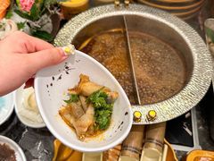 -牛YO寿喜烧·铁板烧和牛火锅自助(市府恒隆店)