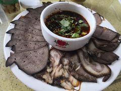 -东巴谷野生菌火锅餐厅