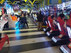 -反斗乐园π·电玩·高空拓展·蹦床(龙华天虹店)