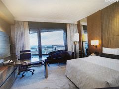 -上海滴水湖皇冠假日酒店