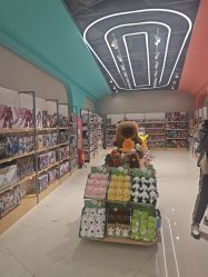 -卡通派潮品玩具折扣仓(青岛新城吾悦广场店)