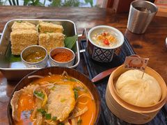 -银米·云南传统过桥米线(双廊黑金冠店)