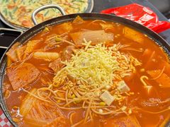 部队火锅-HONGA HONGA雄家(曹路店)