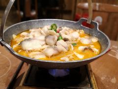 -老滇山寨•云南特色菜•地方菜•民族风情歌舞表演(金碧店)