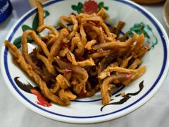 -刘姐啤酒鱼民族演艺餐厅(西街总店)