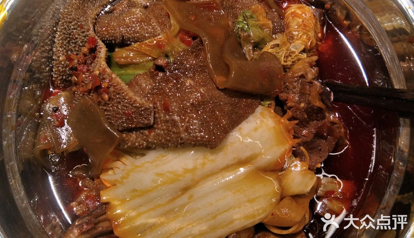 环境还不错，毕竟是新开的店