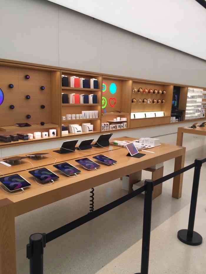 applestore苹果零售店(合生汇店)-"撇开那些道德绑架的"爱/国"论,作为