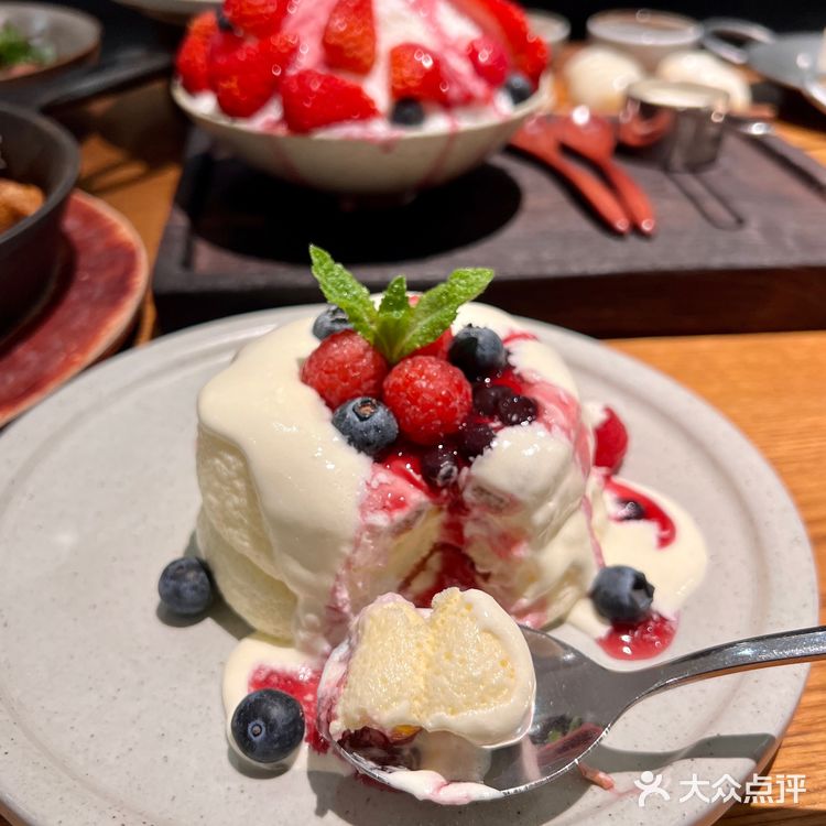 又和闺蜜来打卡了！好吃的漂亮饭！！