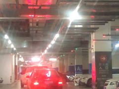 -虹桥天地-停车场