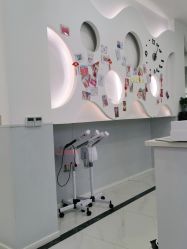 -蕾特恩专业祛痘·皮肤管理