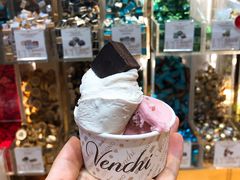 -VENCHI 闻绮(上海佛罗伦萨小镇店)
