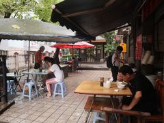 露天位-熊面妈老面馆